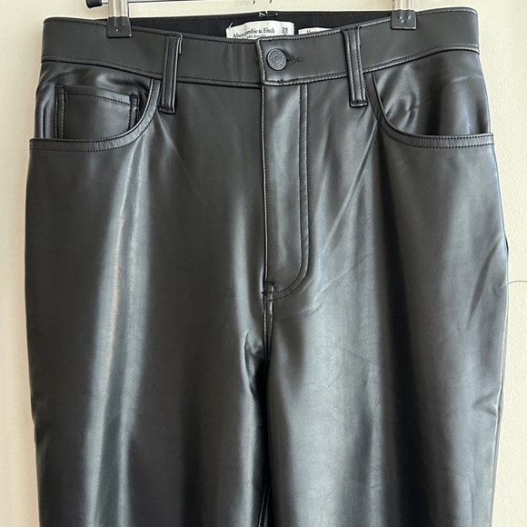 Abercrombie & Fitch Vegan Leather Straight Leg Pants, Short, Size 29 / 8 - Picture 9 of 16